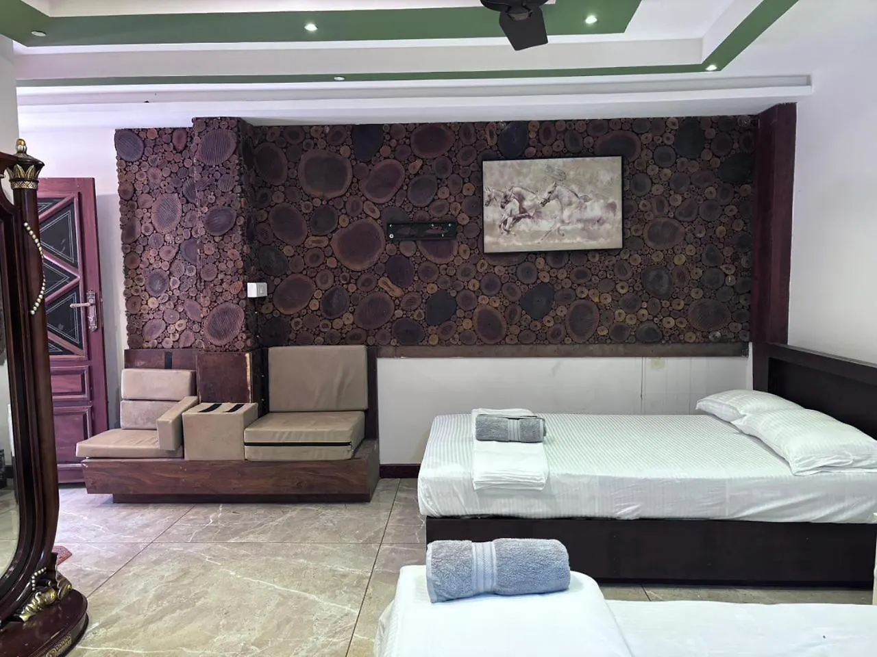 Karmaliz Casa Del Lake Chavara Resort