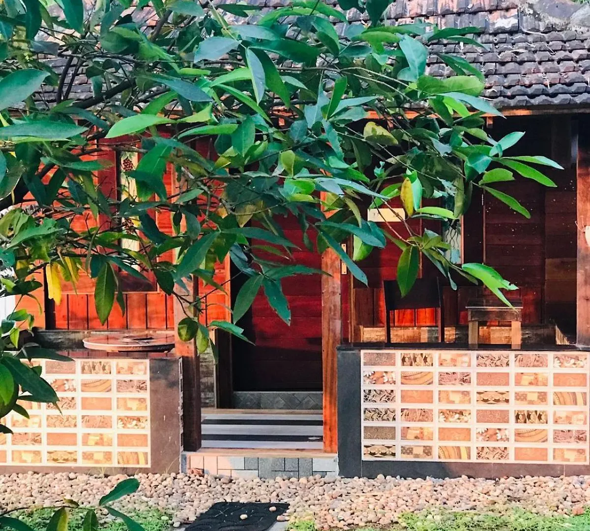 Karmaliz Casa Del Lake Chavara 0*,